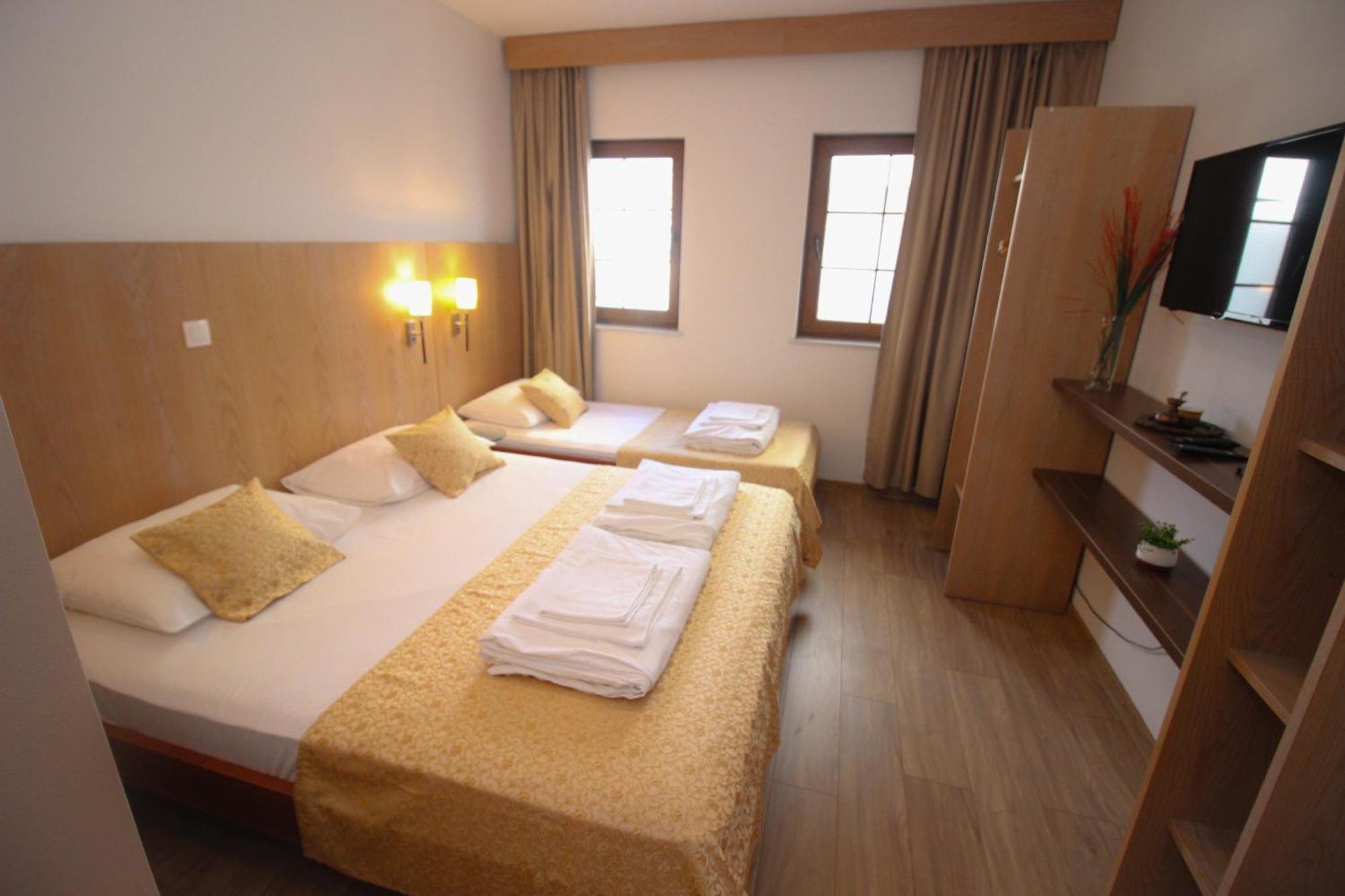 Villa Deny Mostar - With Free Parking Екстер'єр фото
