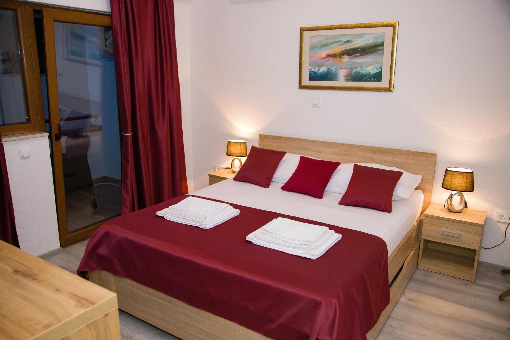 Villa Deny Mostar - With Free Parking Екстер'єр фото