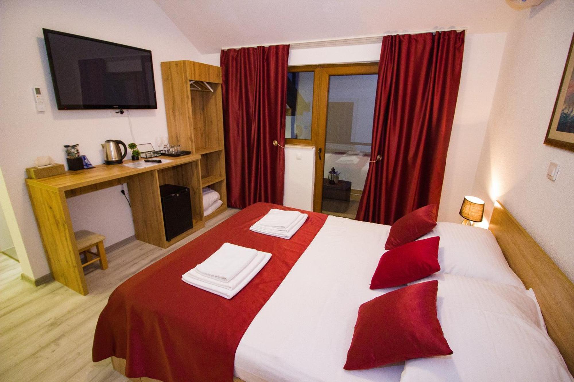 Villa Deny Mostar - With Free Parking Екстер'єр фото