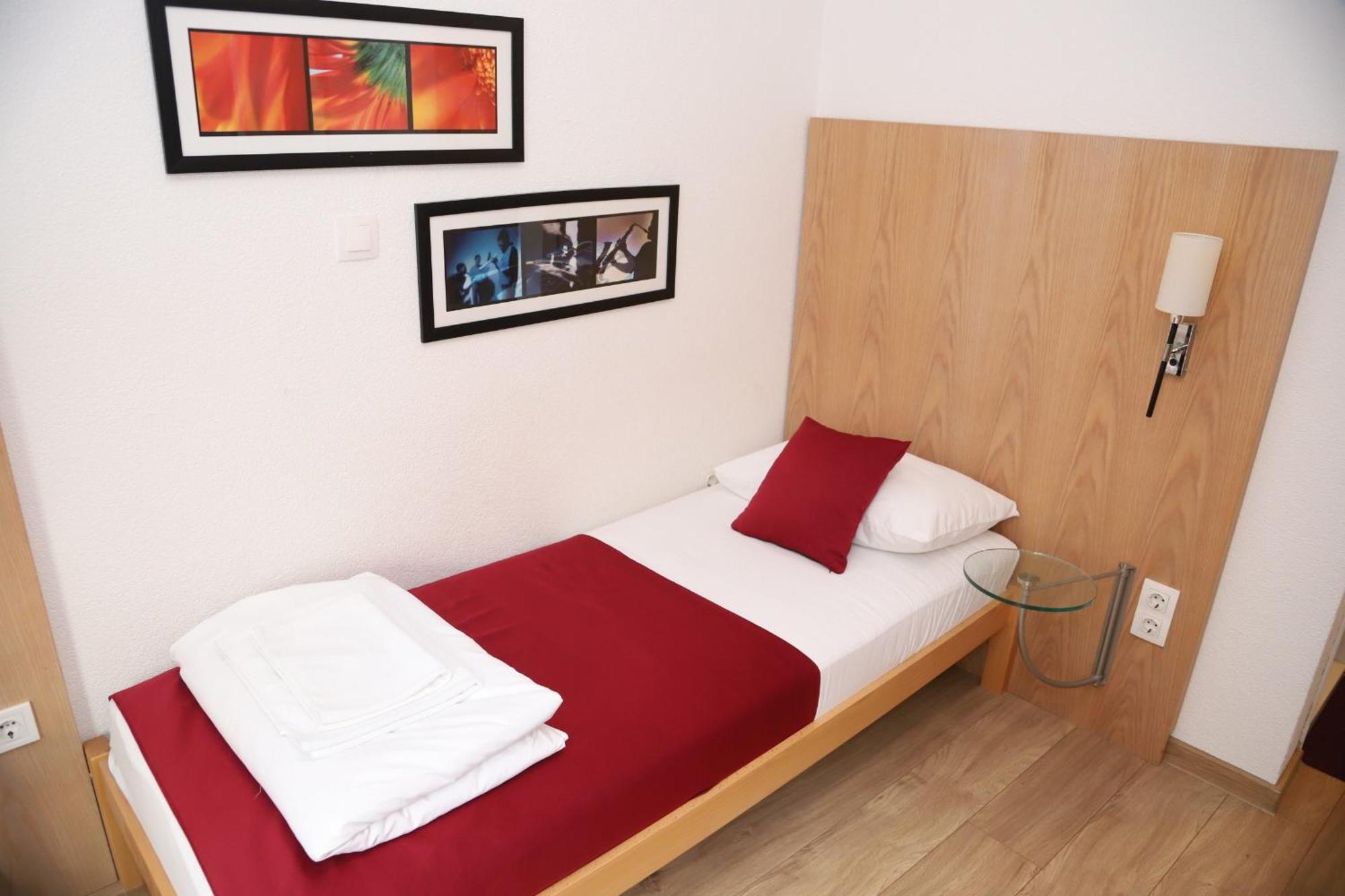 Villa Deny Mostar - With Free Parking Екстер'єр фото